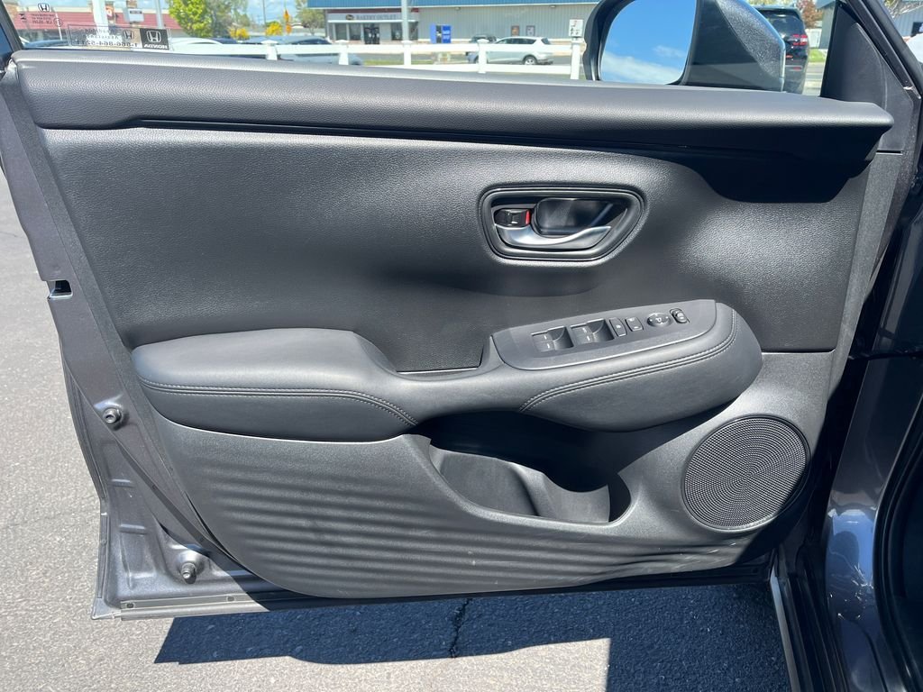 2025 Honda HR-V LX - Photo 11