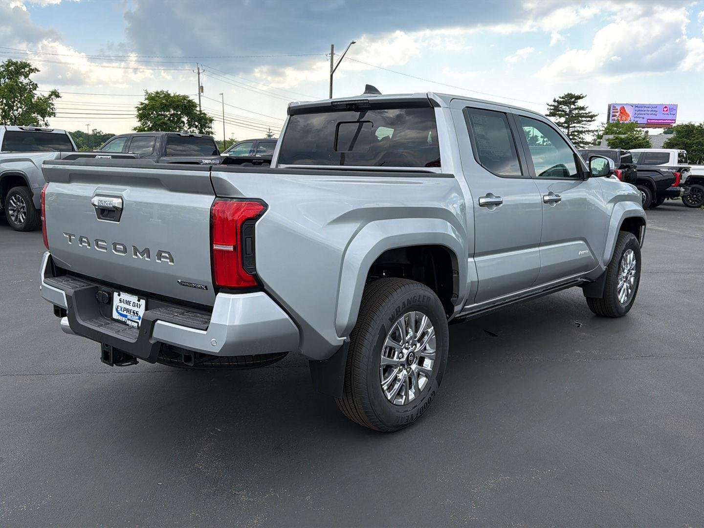 2026 Toyota Tacoma Limited - Photo 8