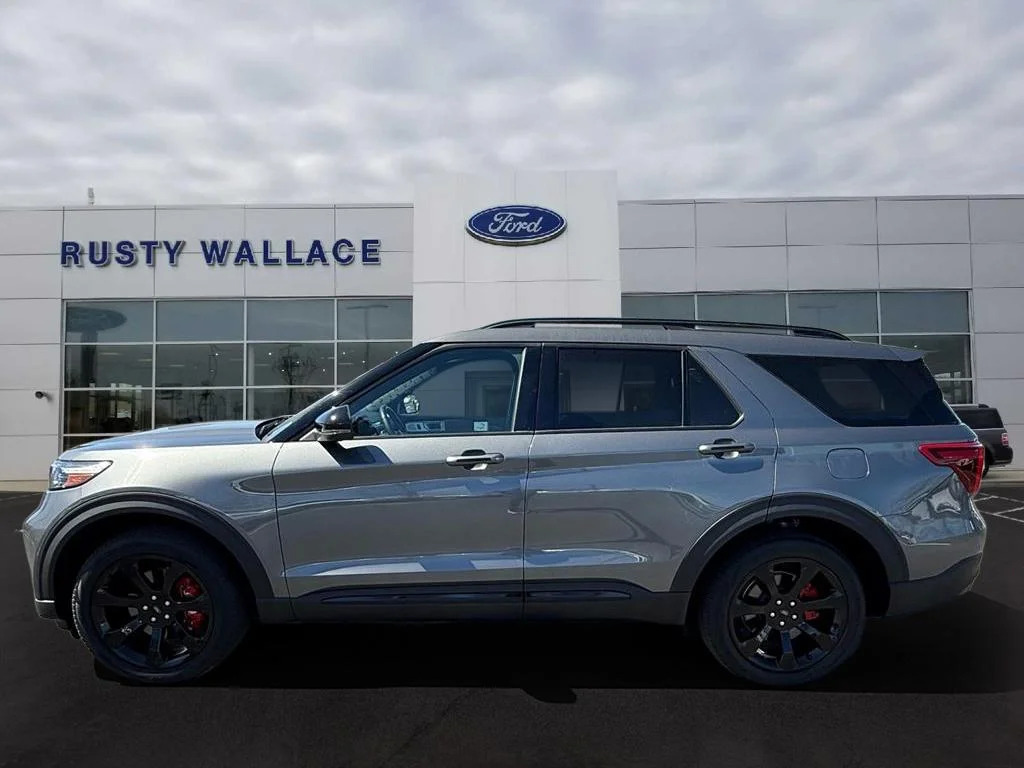2023 Ford Explorer ST 4WD's photo