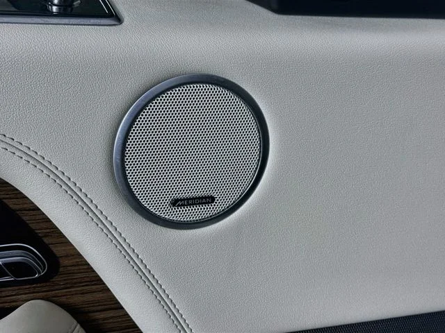 Used 2020 White Land Rover HSE image 21