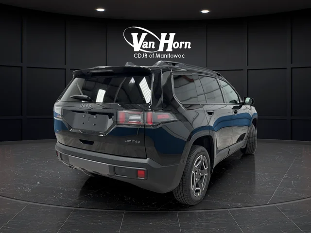 New 2026 Diamond Black Crystal Pearl-Coat Exterior Paint Jeep Limited image 7