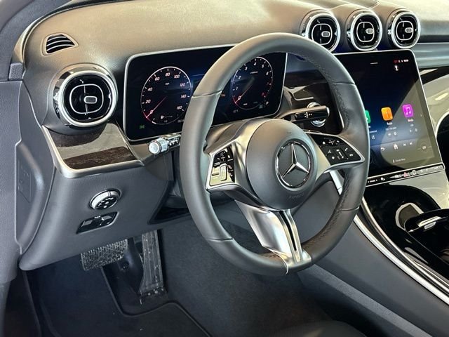 New 2026 Polar White Mercedes-Benz GLC 300 image 8