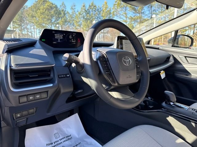 2026 Toyota Prius LE - Photo 13