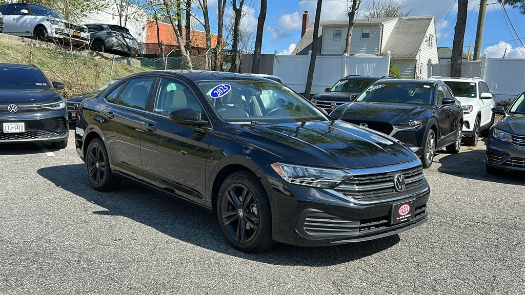 Used 2023 Black Volkswagen 1.5T SE image 2