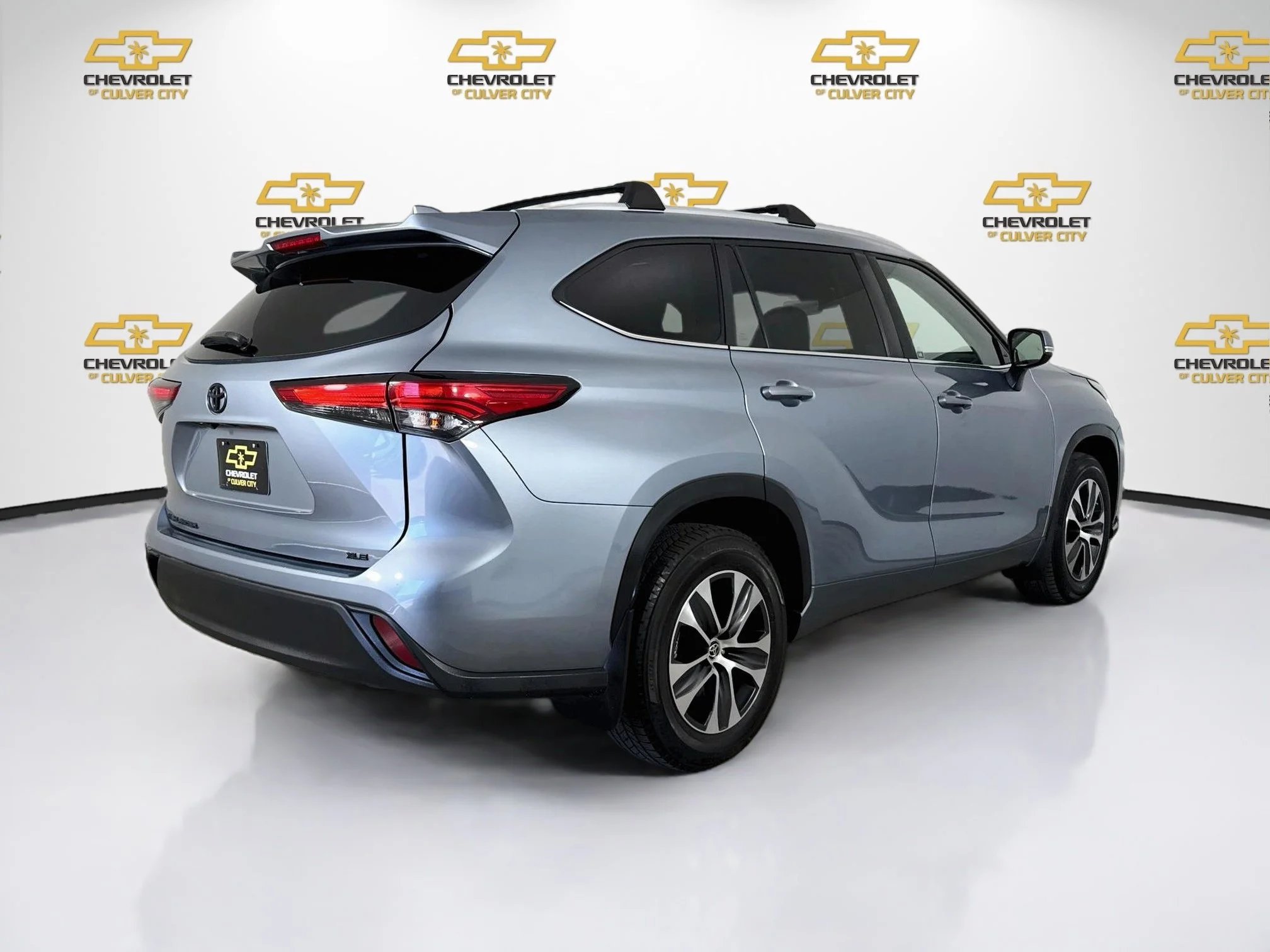 Used 2023 Gray Toyota L image 8