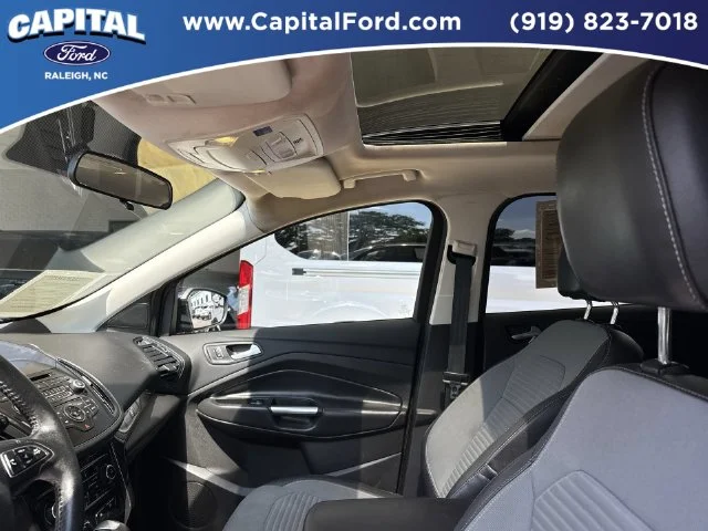 Used 2017 Red Ford SE image 22