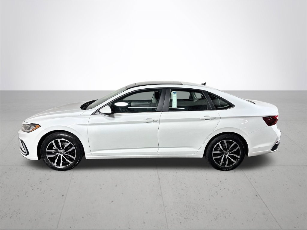 New 2027 Opal White Pearl Volkswagen 1.5T SE image 9