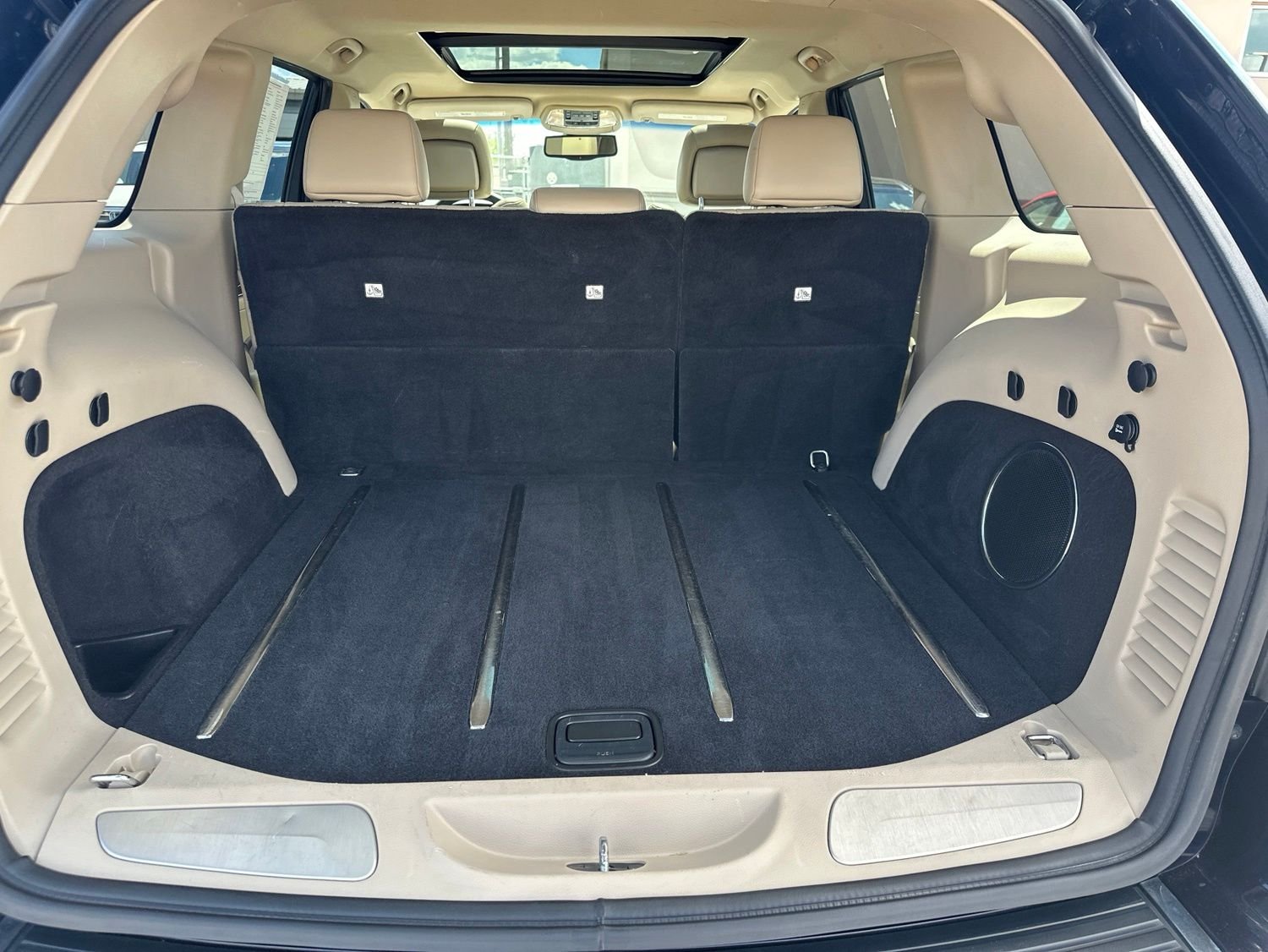 Used 2011 Black Jeep Limited image 26