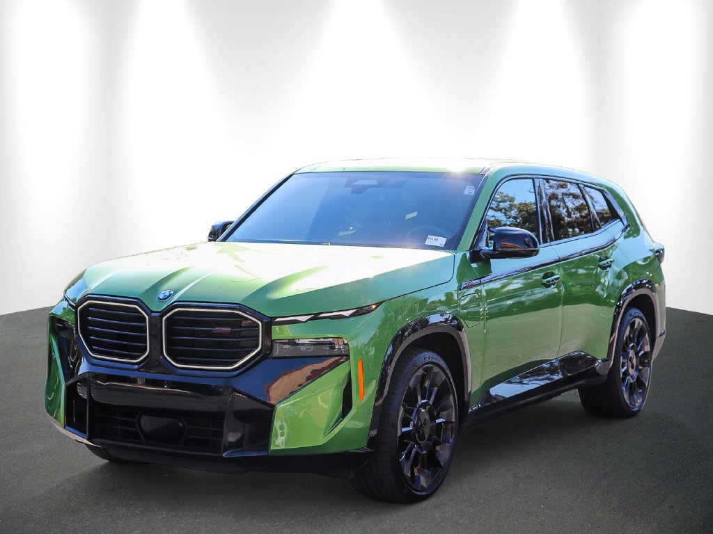 2025 BMW XM photo 3