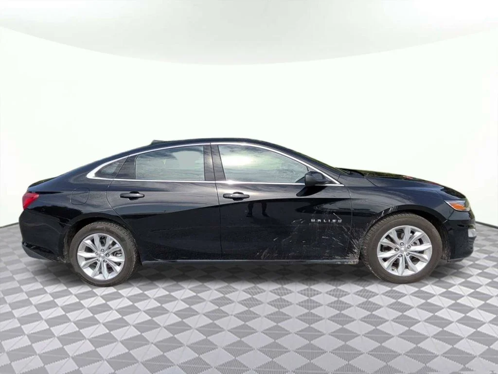 1G1ZD5ST8RF133298