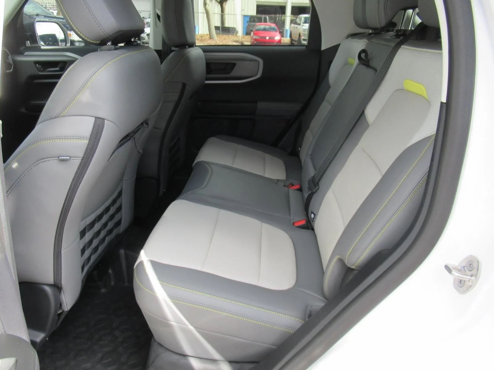 Used 2025 White Ford Badlands image 41