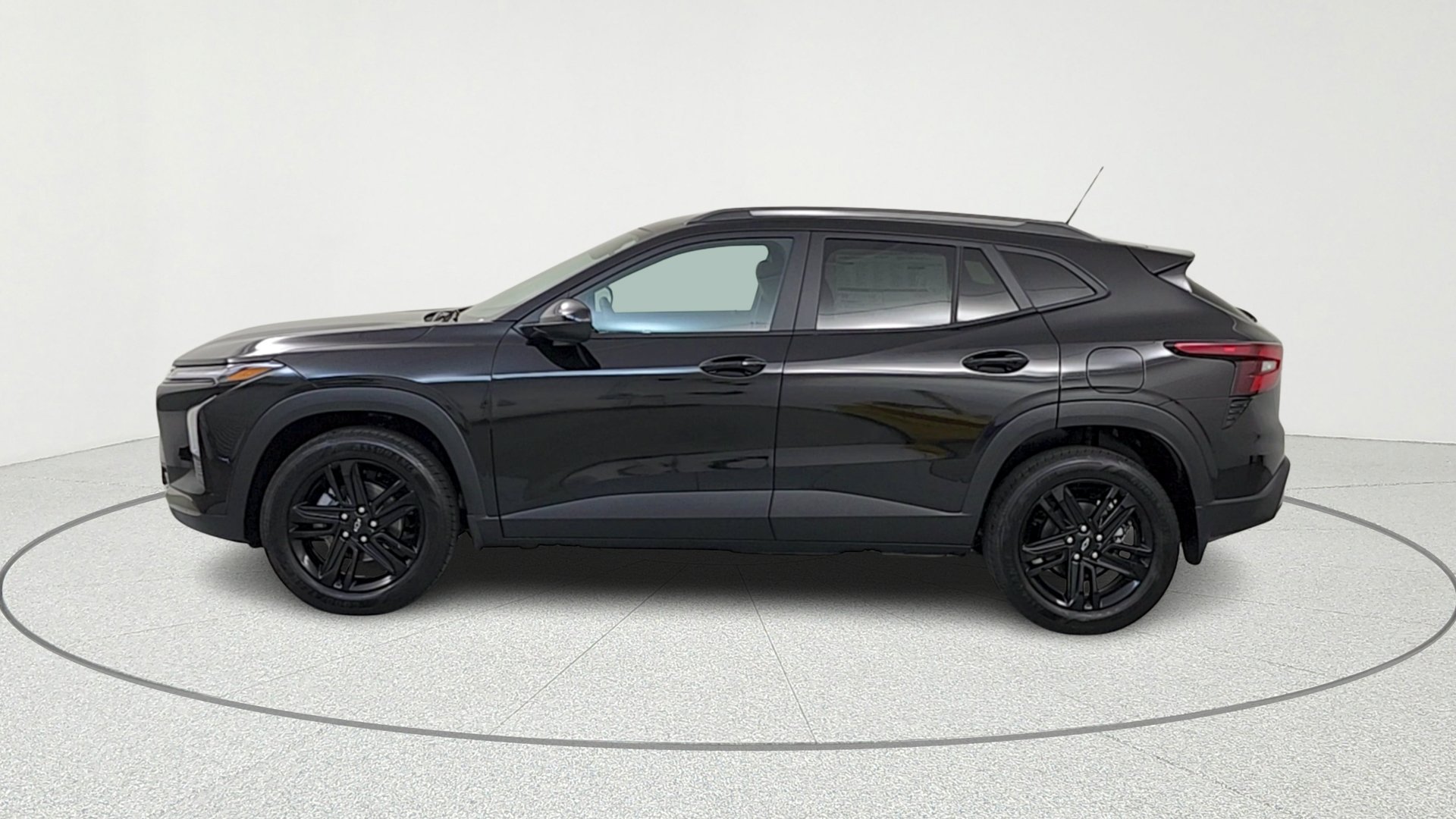 New 2026 Mosaic Black Metallic Chevrolet ACTIV image 4