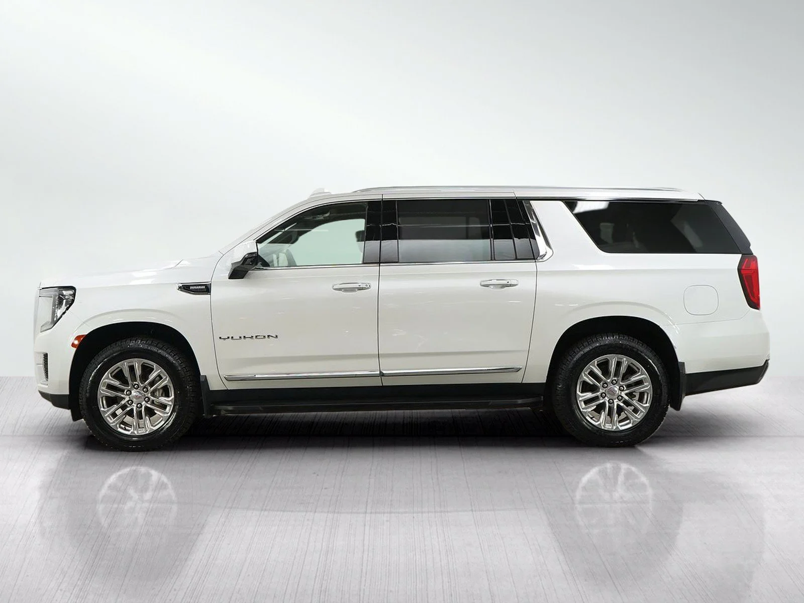Used 2023 GMC Yukon XL SLT with VIN 1GKS2GKT2PR254340 for sale in Roseville, Minnesota