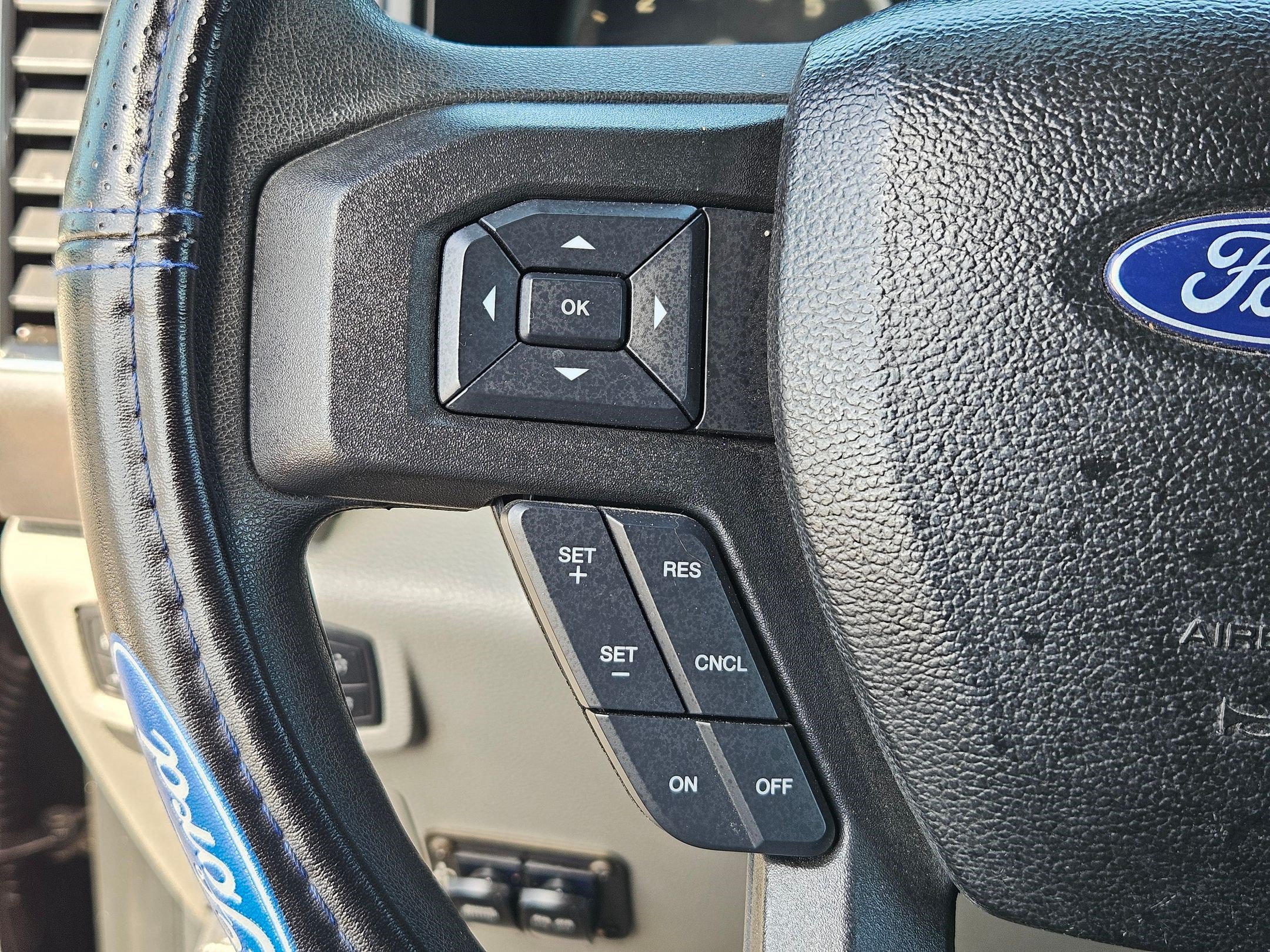 Used 2018 Shadow Black Ford XLT image 15