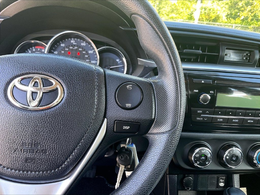 Used 2015 Silver Toyota L image 23