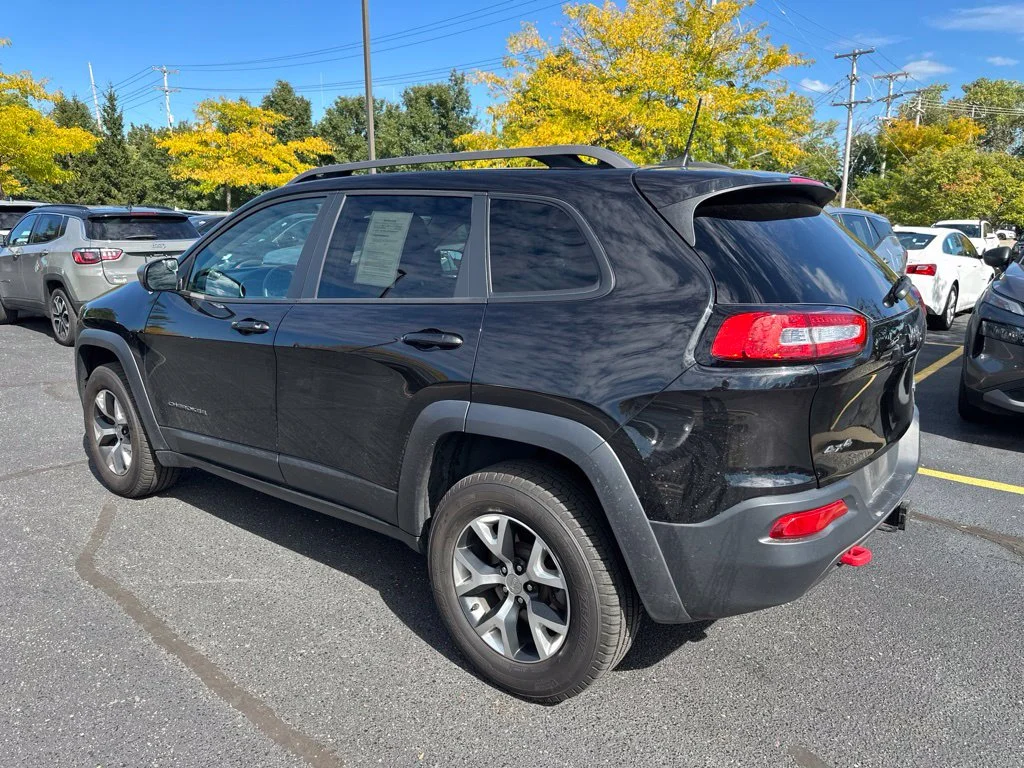 Used 2016 Black Jeep Trailhawk image 7