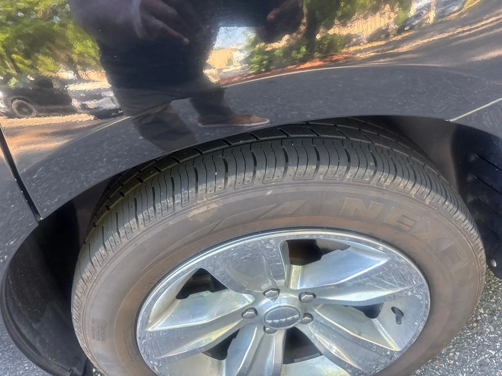 Used 2016 Black Dodge SXT image 17