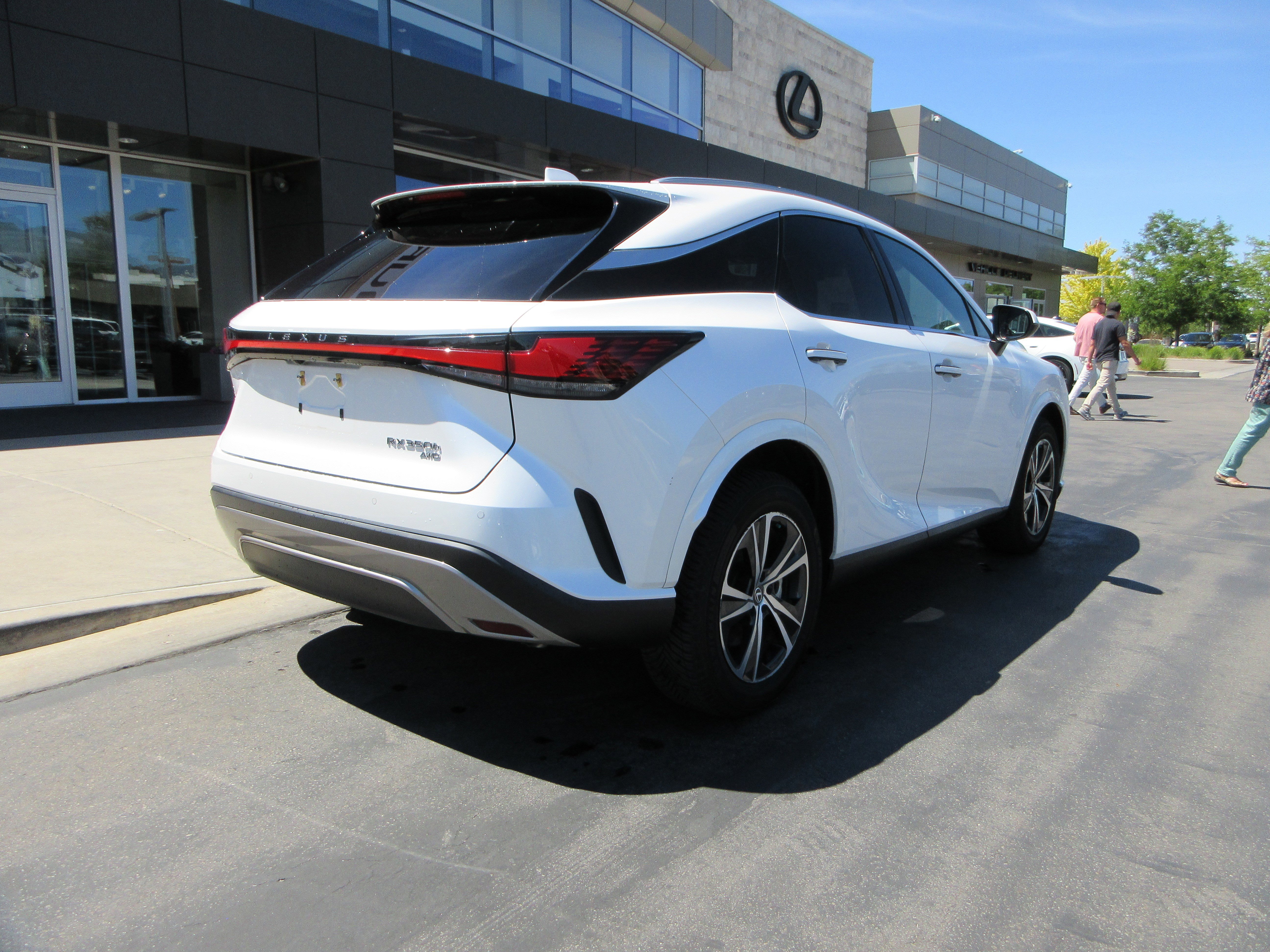Certified Used 2023 EMINENT WHITE PEARL Lexus 350h Premium image 9