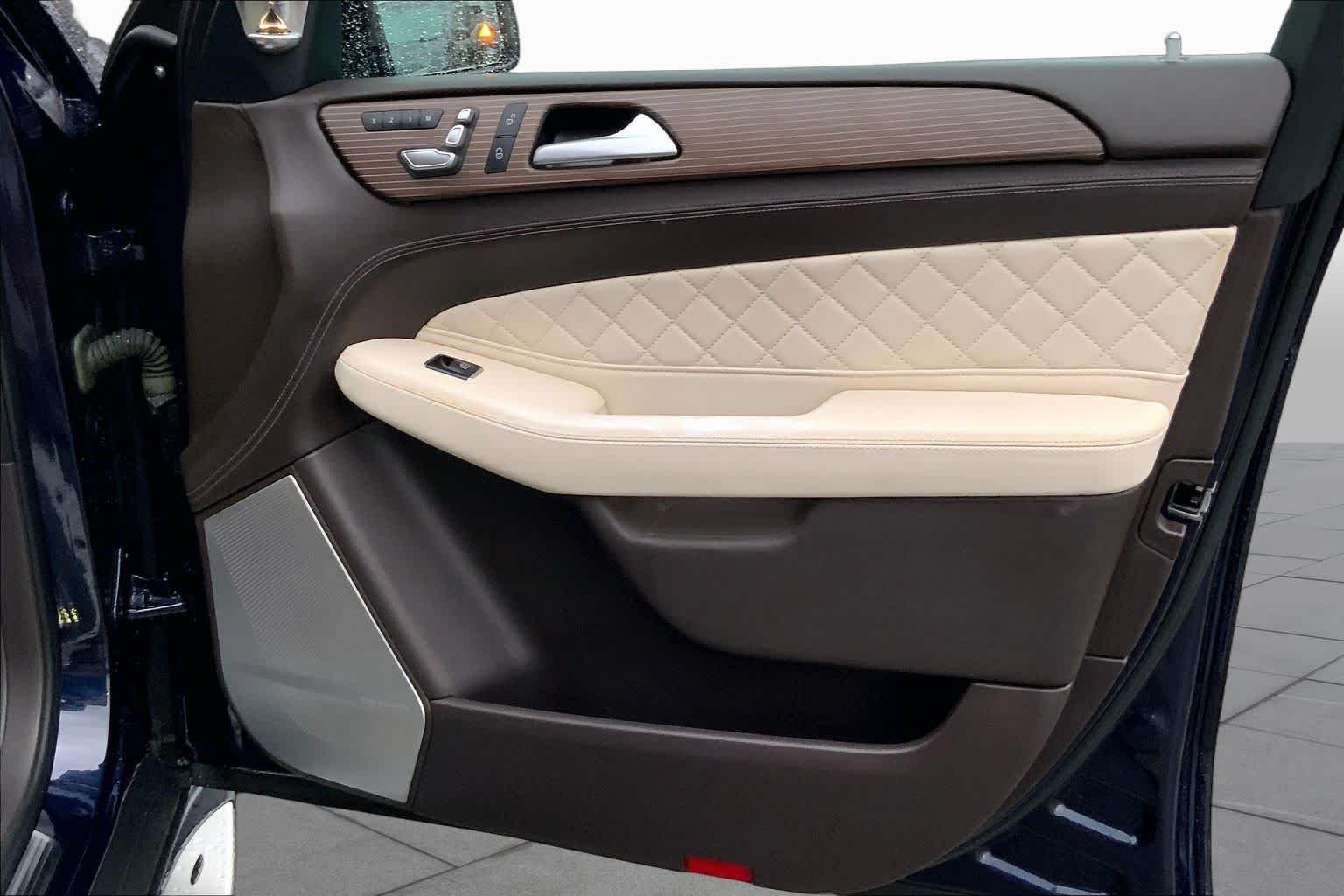Used 2019 Lunar Blue Metallic Mercedes-Benz GLS 450 image 22