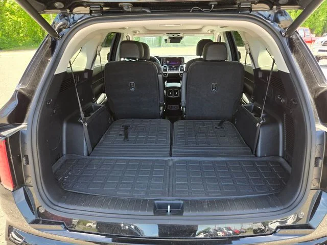 Used 2023 Black Kia EX image 18