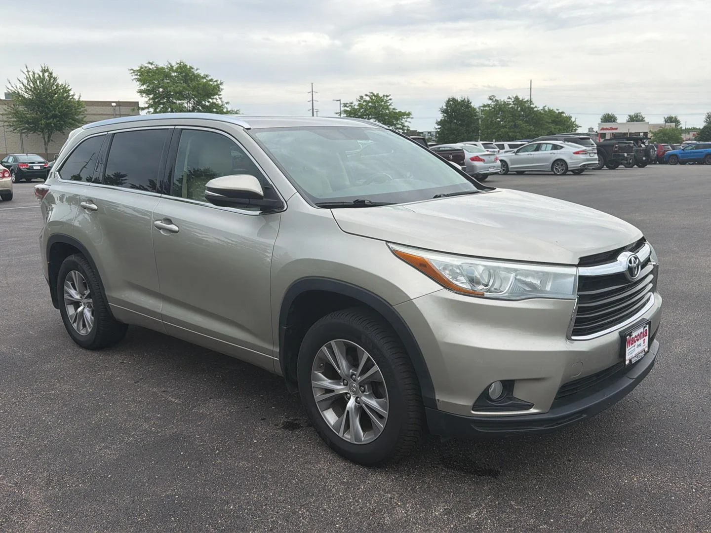 Used 2015 Toyota Highlander XLE with VIN 5TDJKRFH1FS120203 for sale in Waconia, Minnesota