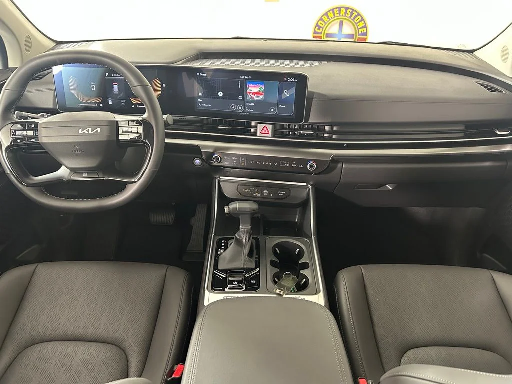 New 2027 Ceramic Silver Kia EX image 4