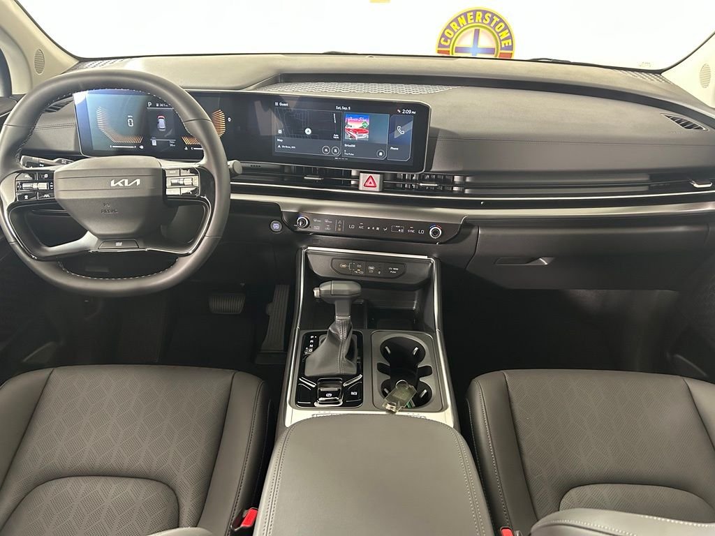 New 2027 White Kia EX image 4