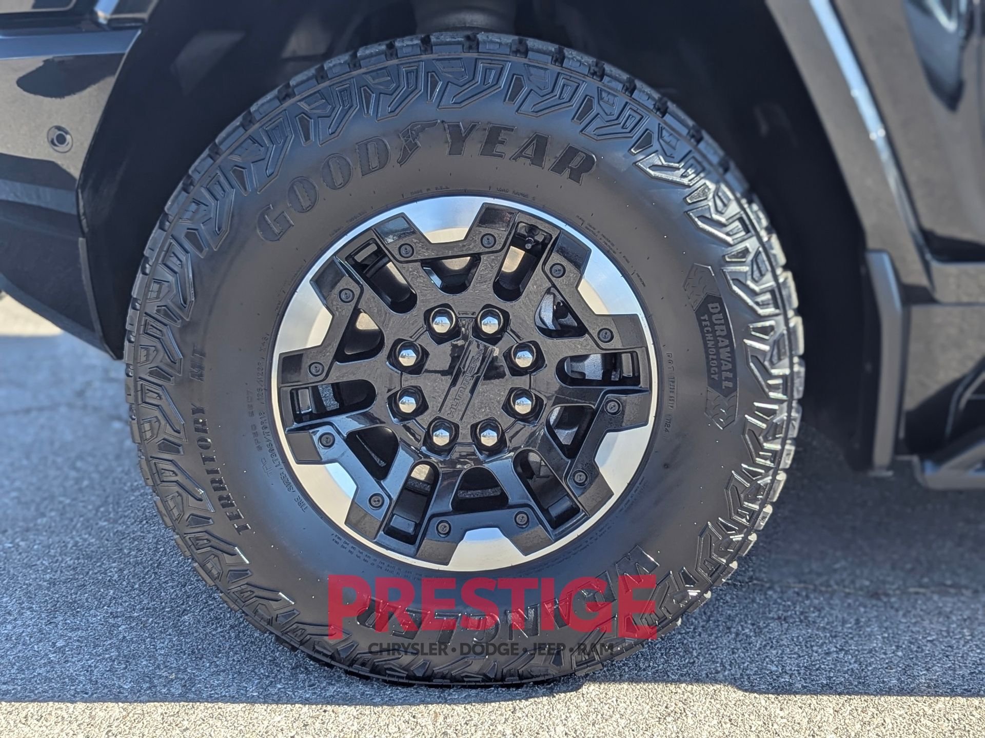 Used 2024 Black GMC 2X image 17