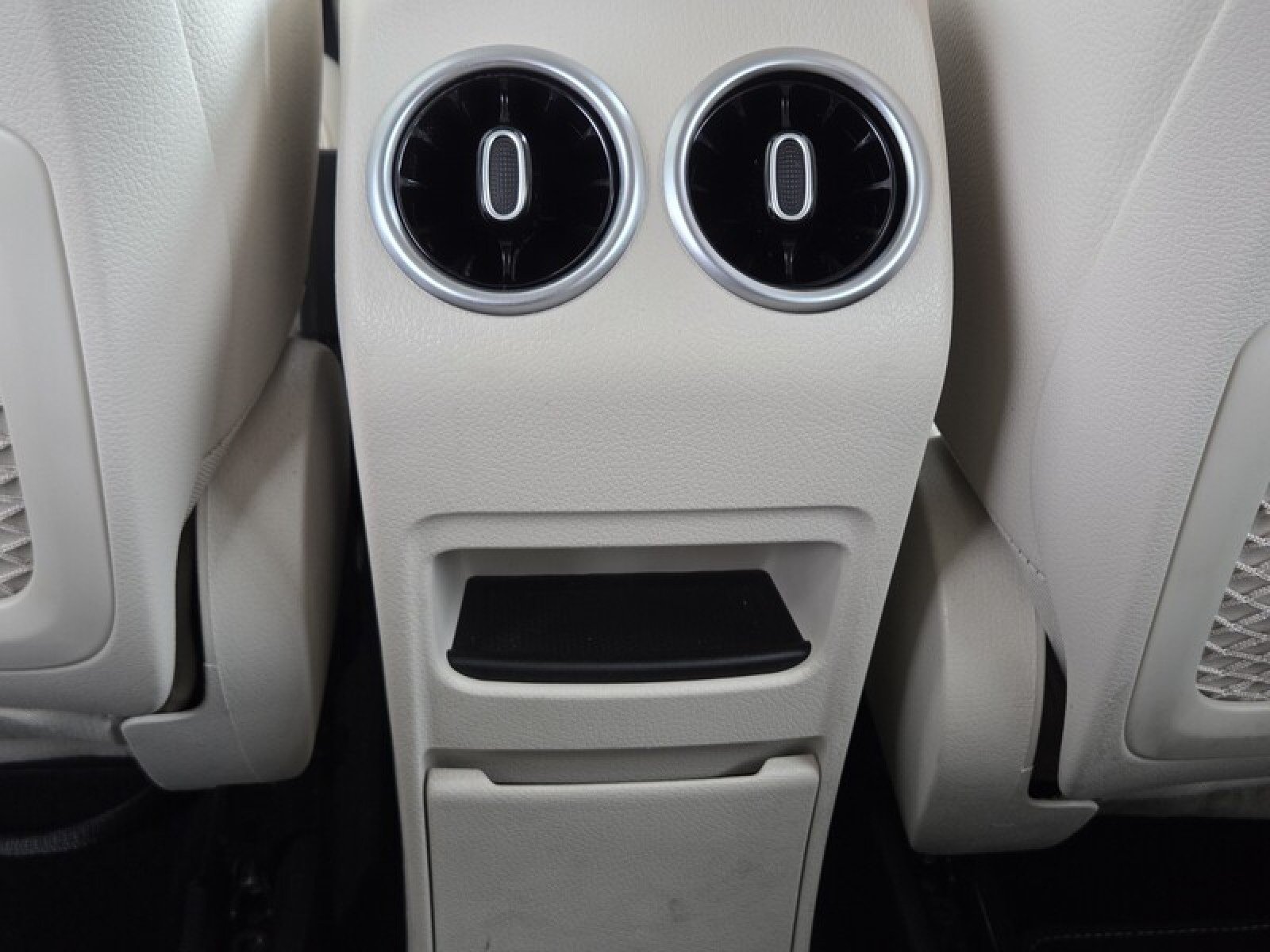 Certified Used 2022 Polar White Mercedes-Benz GLB 250 image 15
