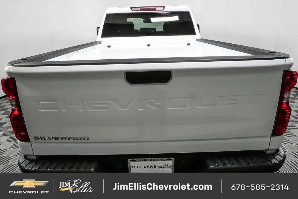 New 2026 Summit White Chevrolet WT image 24