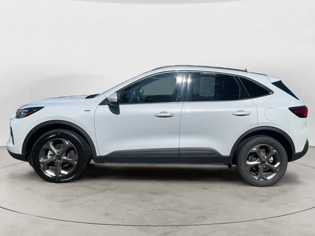 Used 2025 Silver Metallic Ford ST-Line Select image 8