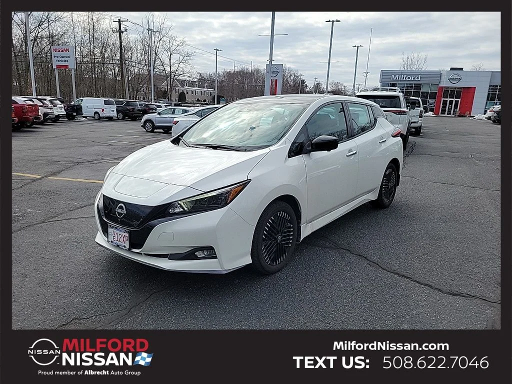 2023 Nissan Leaf SV Plus's photo