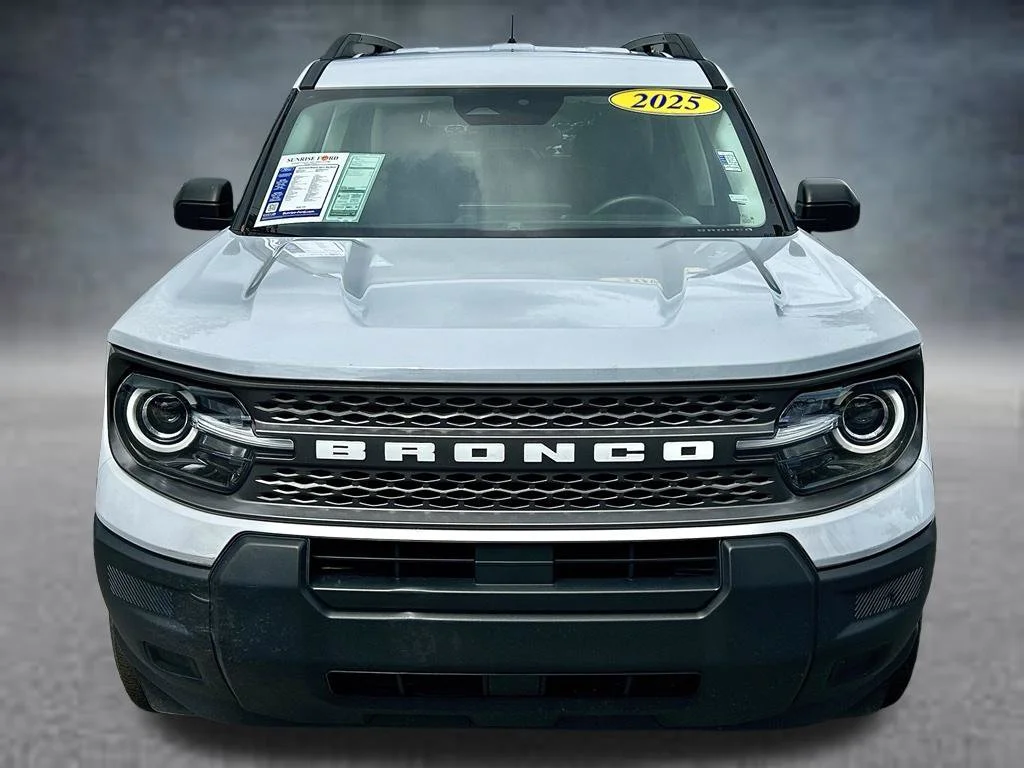 Certified Used 2025 Oxford White Ford Big Bend image 2