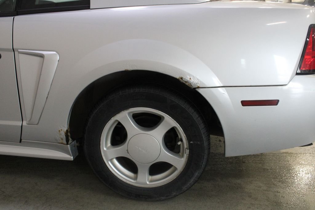 Used 2003 Silver Ford V6 image 23