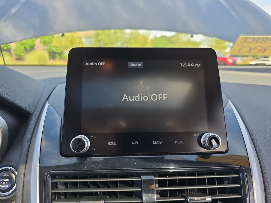 Used 2022 Black Mitsubishi SE image 22