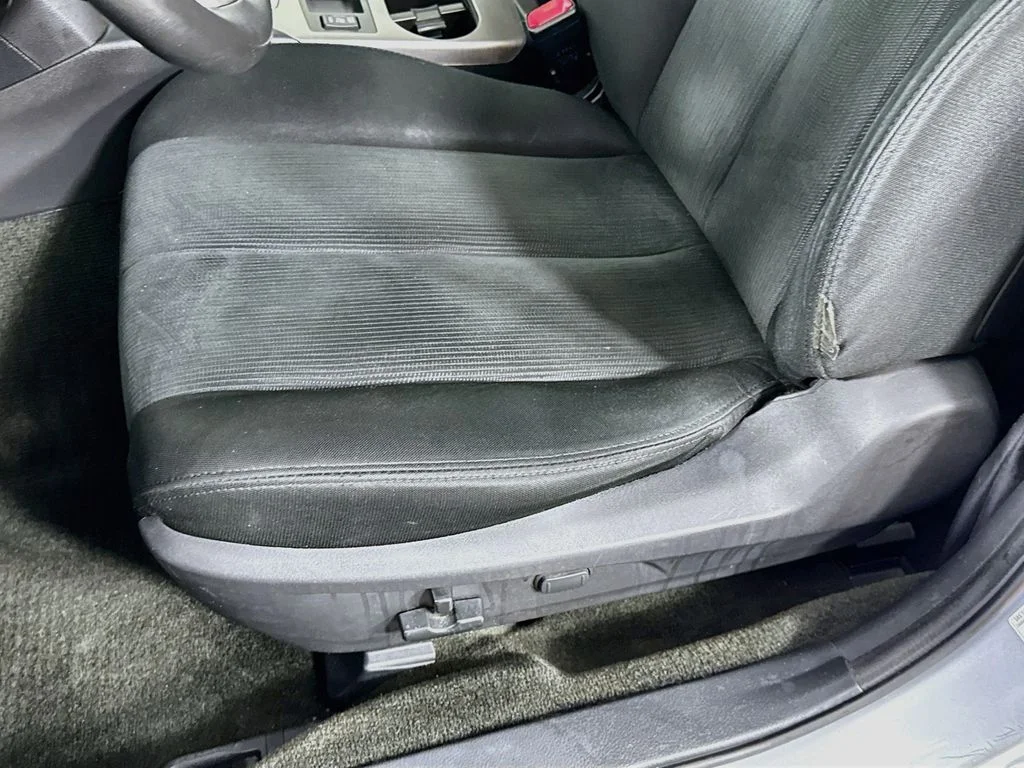 Used 2013 Silver Subaru 2.5i image 21