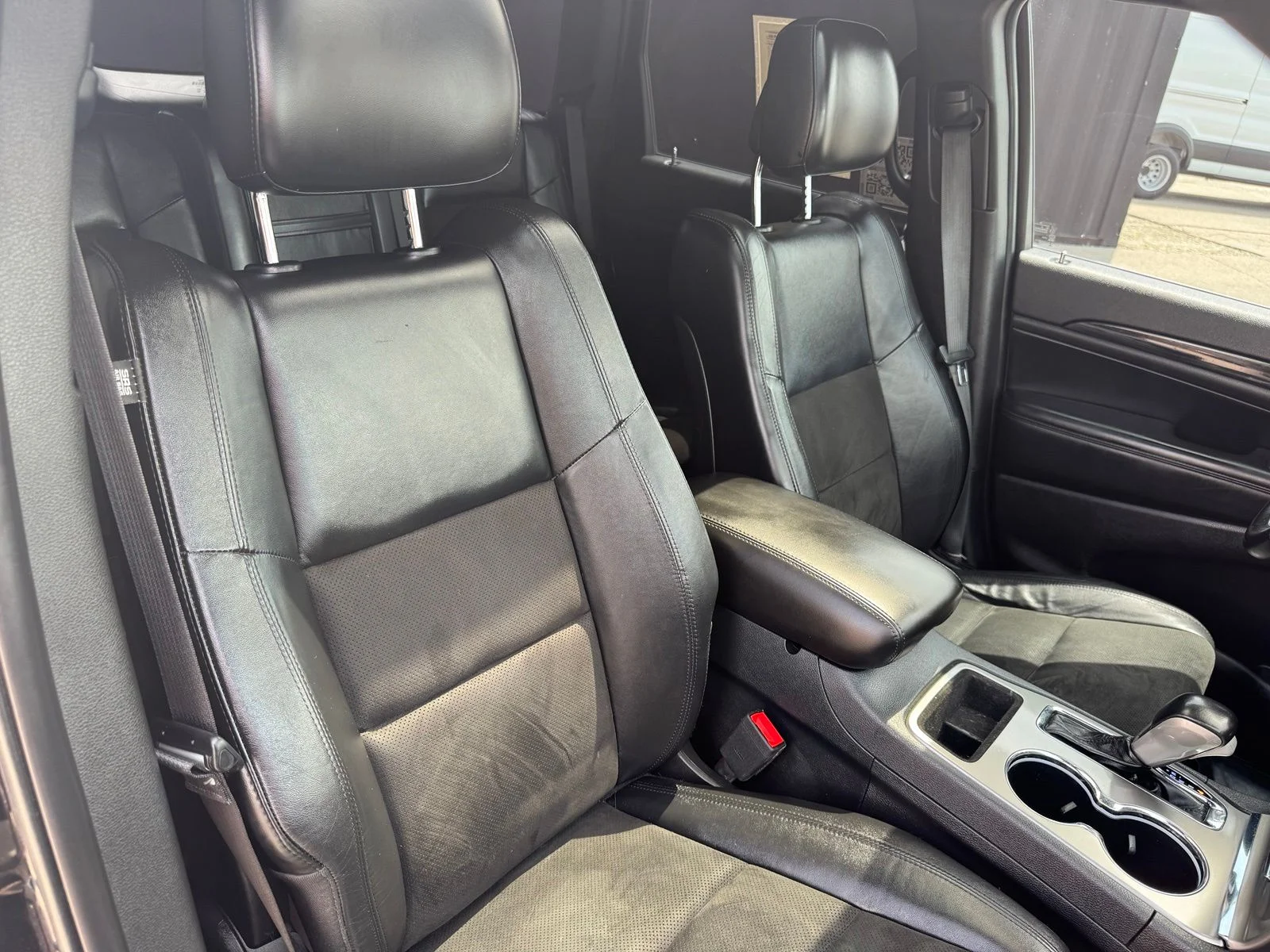 Used 2020 Black Jeep Altitude image 30