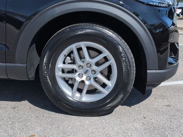 New 2026 Agate Black Metallic Ford Active image 11