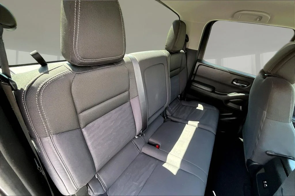 Used 2023 Glacier White Nissan SV image 24