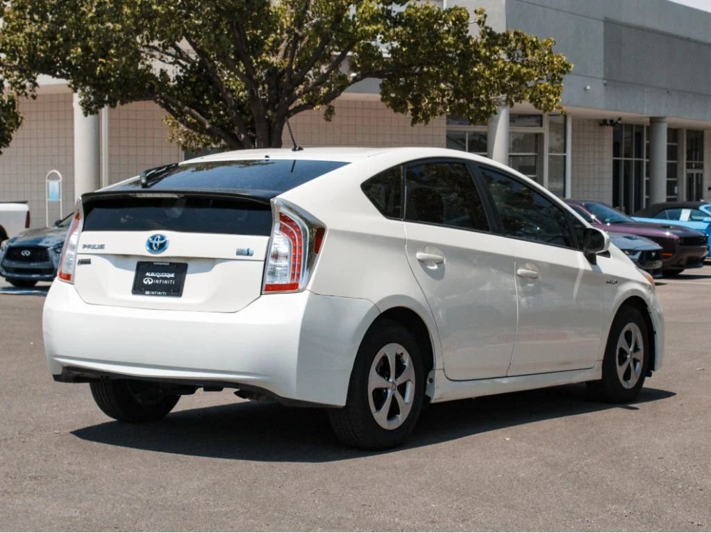 Used 2012 White Toyota One image 5