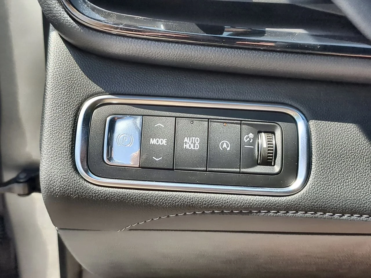 New 2026 Moonstone Gray Metallic Buick Avenir image 18