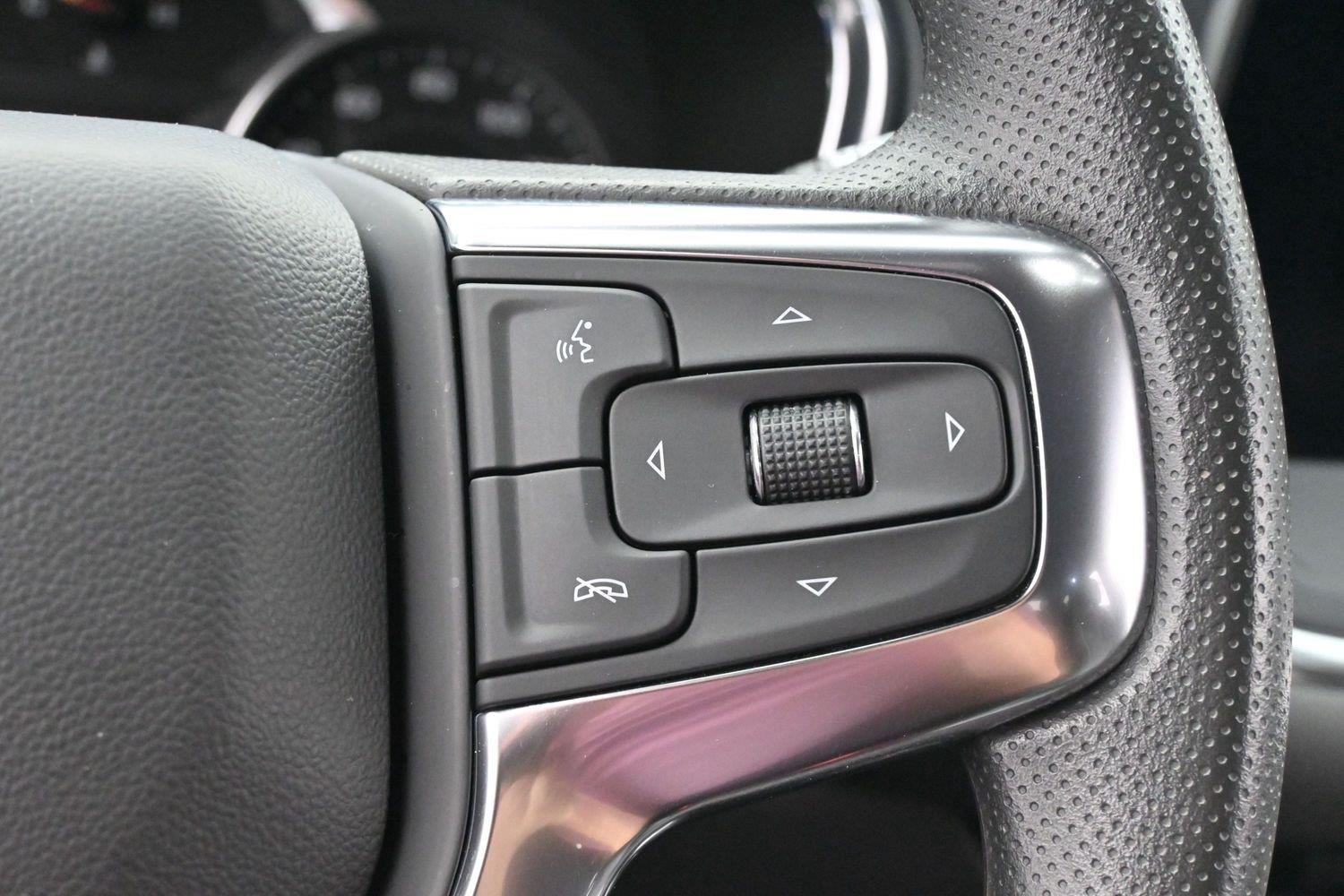 Used 2023 SUMMIT WHITE Chevrolet LT image 20
