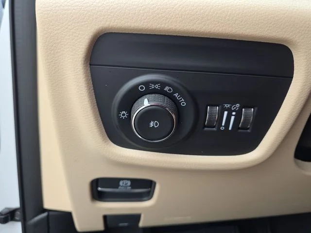 Used 2026 White Jeep Limited image 27