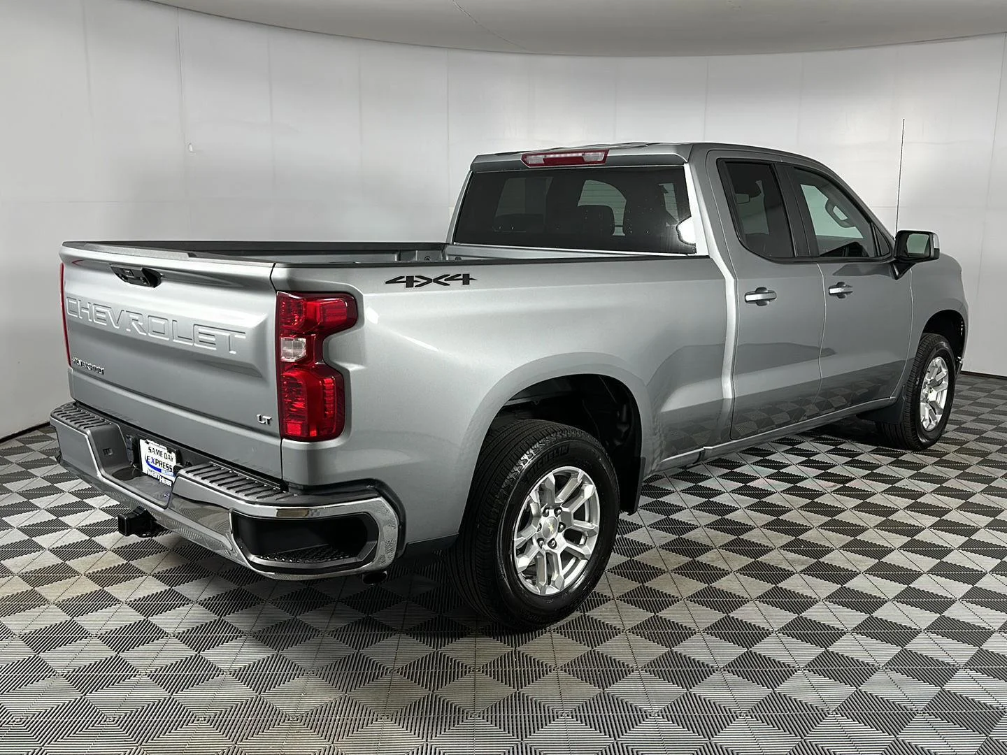 Used 2024 Sterling Gray Metallic Chevrolet LT image 26