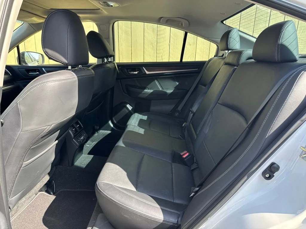 Used 2018 White Subaru 2.5i image 13