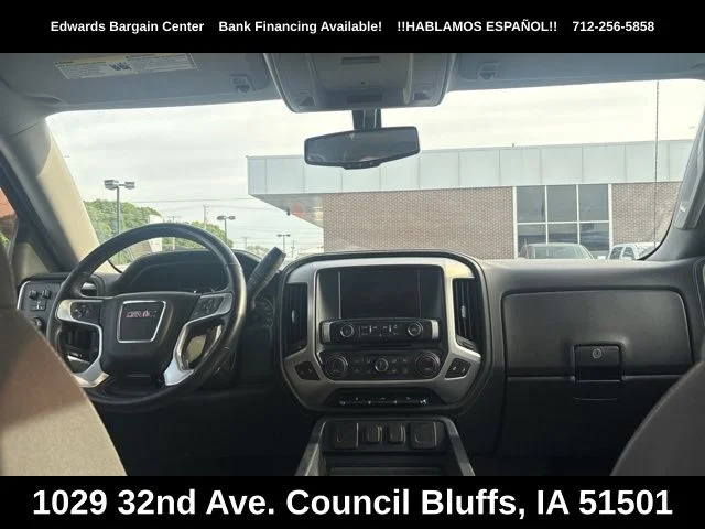 Used 2017 White GMC SLE image 10