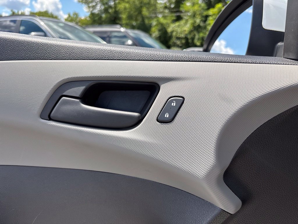 Used 2016 White Chevrolet LS image 17