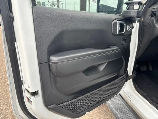 Used 2021 White Jeep Overland image 9