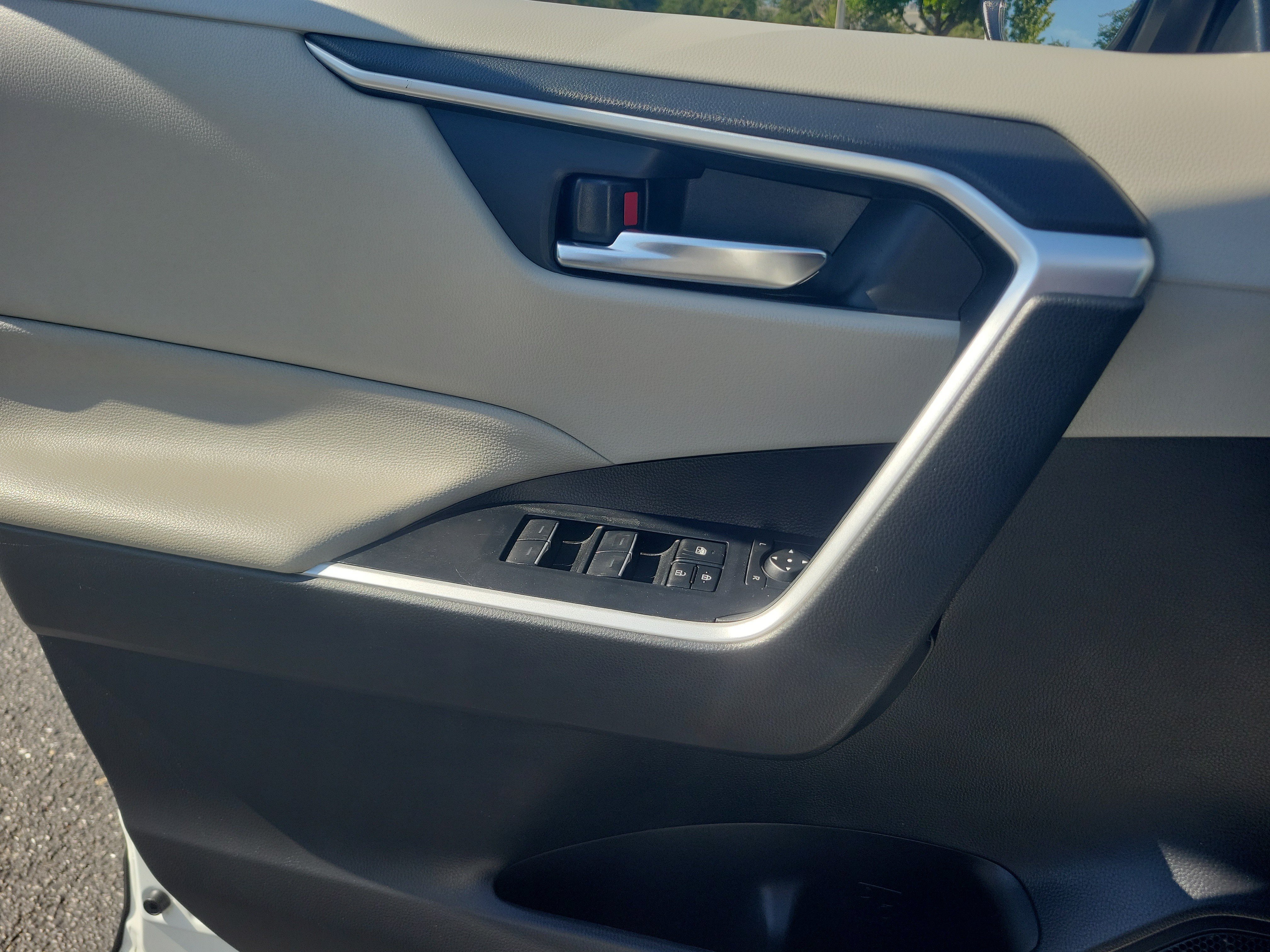 Used 2024 Ice Toyota XLE image 20
