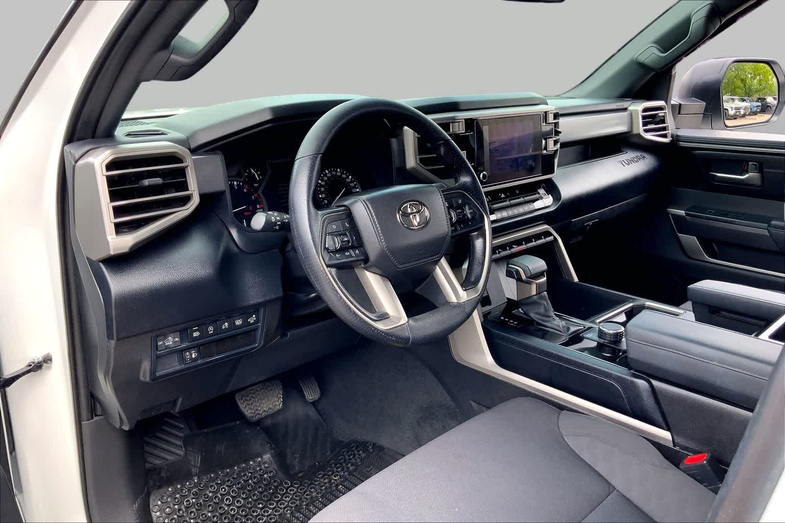 Used 2025 Ice Cap Toyota SR5 image 17